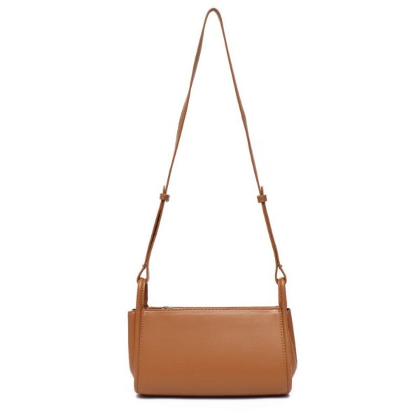 Barilo Camel Handbag 1800x1800